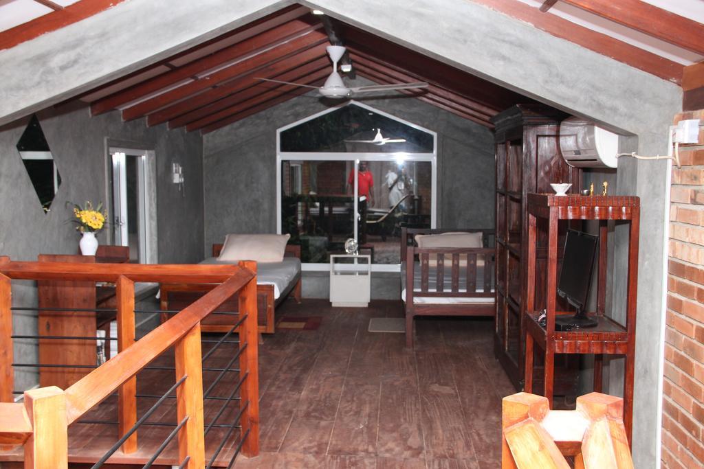 Executive Residency Retreat Villa Hikkaduwa Buitenkant foto